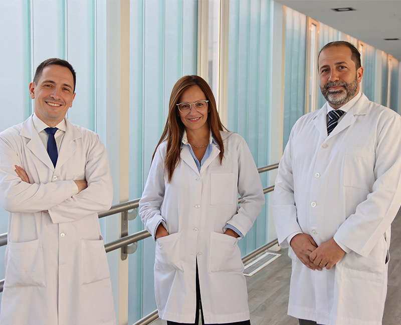 Equipo médico de Integralis especializado en cirugía de cabeza y cuello