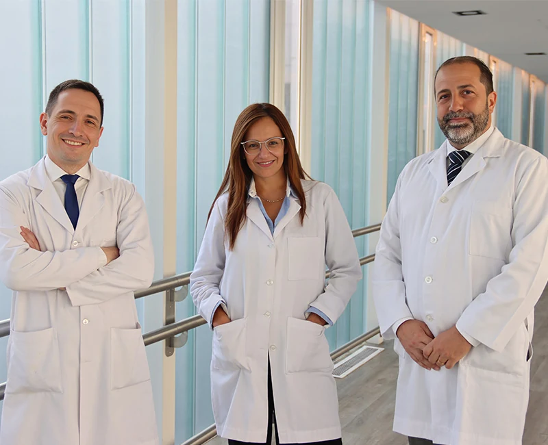 Equipo médico de Integralis especializado en cirugía de cabeza y cuello
