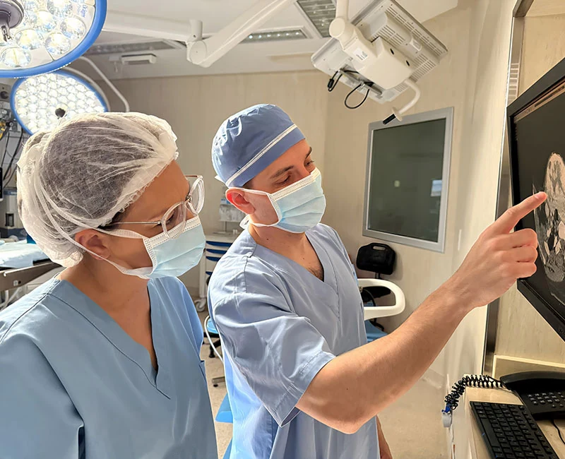 Profesionales de Integralis especializados en cabeza y cuello
